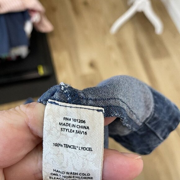 Soft Surroundings Chambray Button Front Top Shirt 3/4 Sleeve Blue size XL Petite - Picture 7 of 7